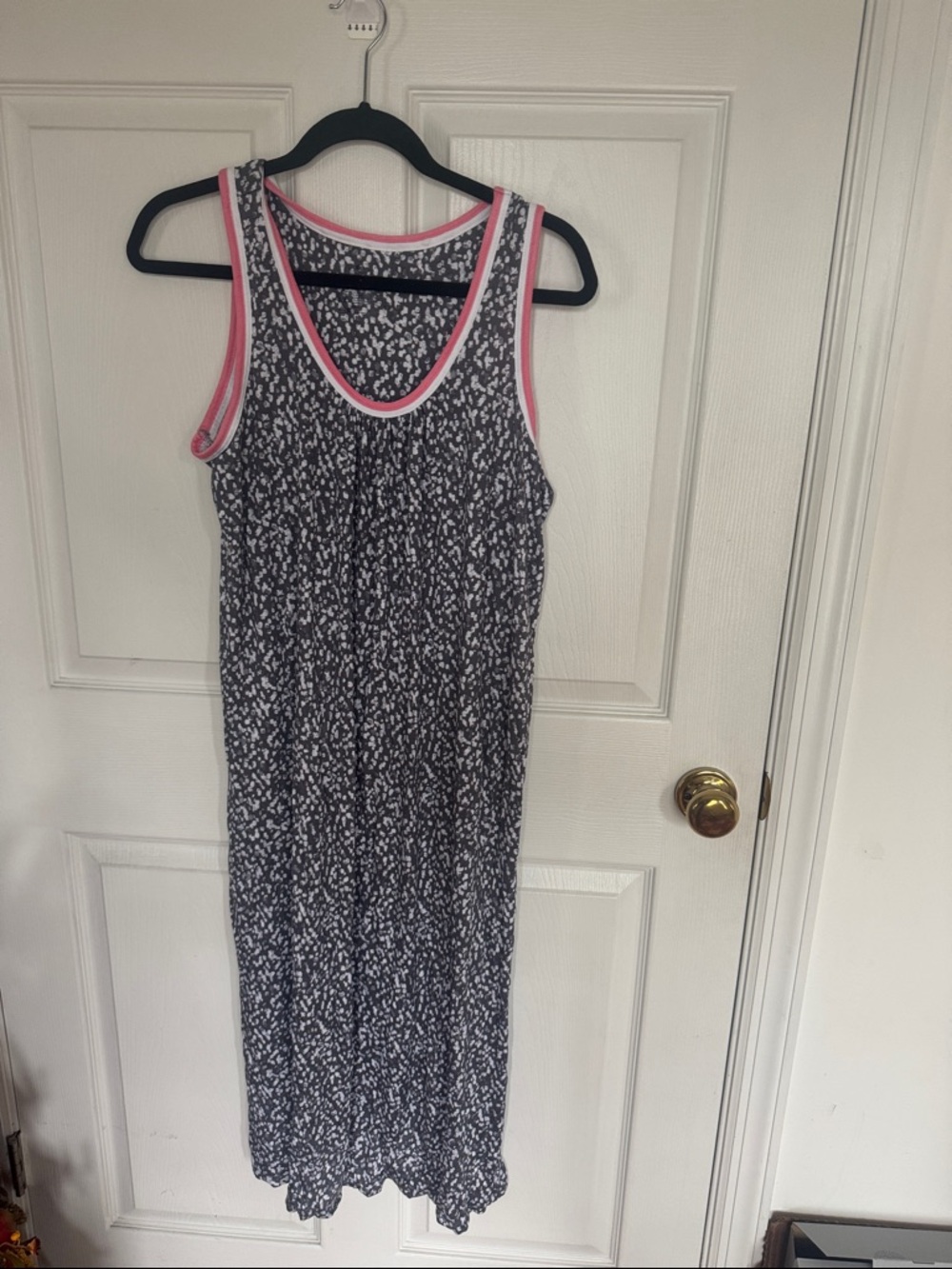 Sleeveless Gray & White Printed Maxi Dress with Pink Trim NWT